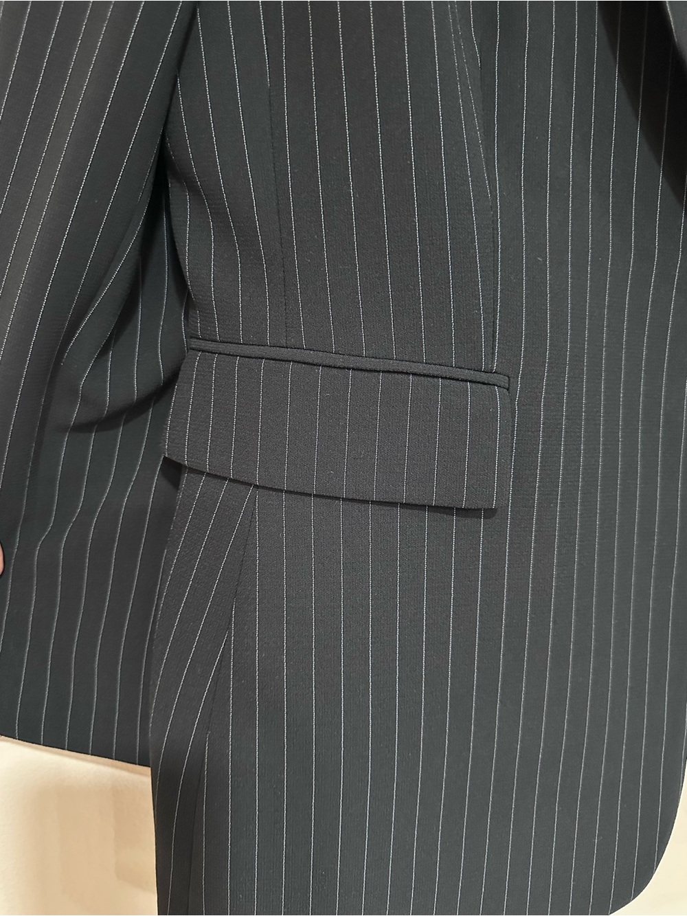 Tahari women’s Black Pinstripe Pantsuit 3 piece Size 16 - Picture 13 of 16